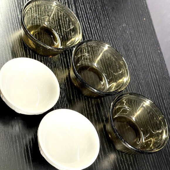 Set Of 5 Vintage Glass Bowls - 3 Amber & 2 White Textured Porcelain Dishes - Picture 3 of 3